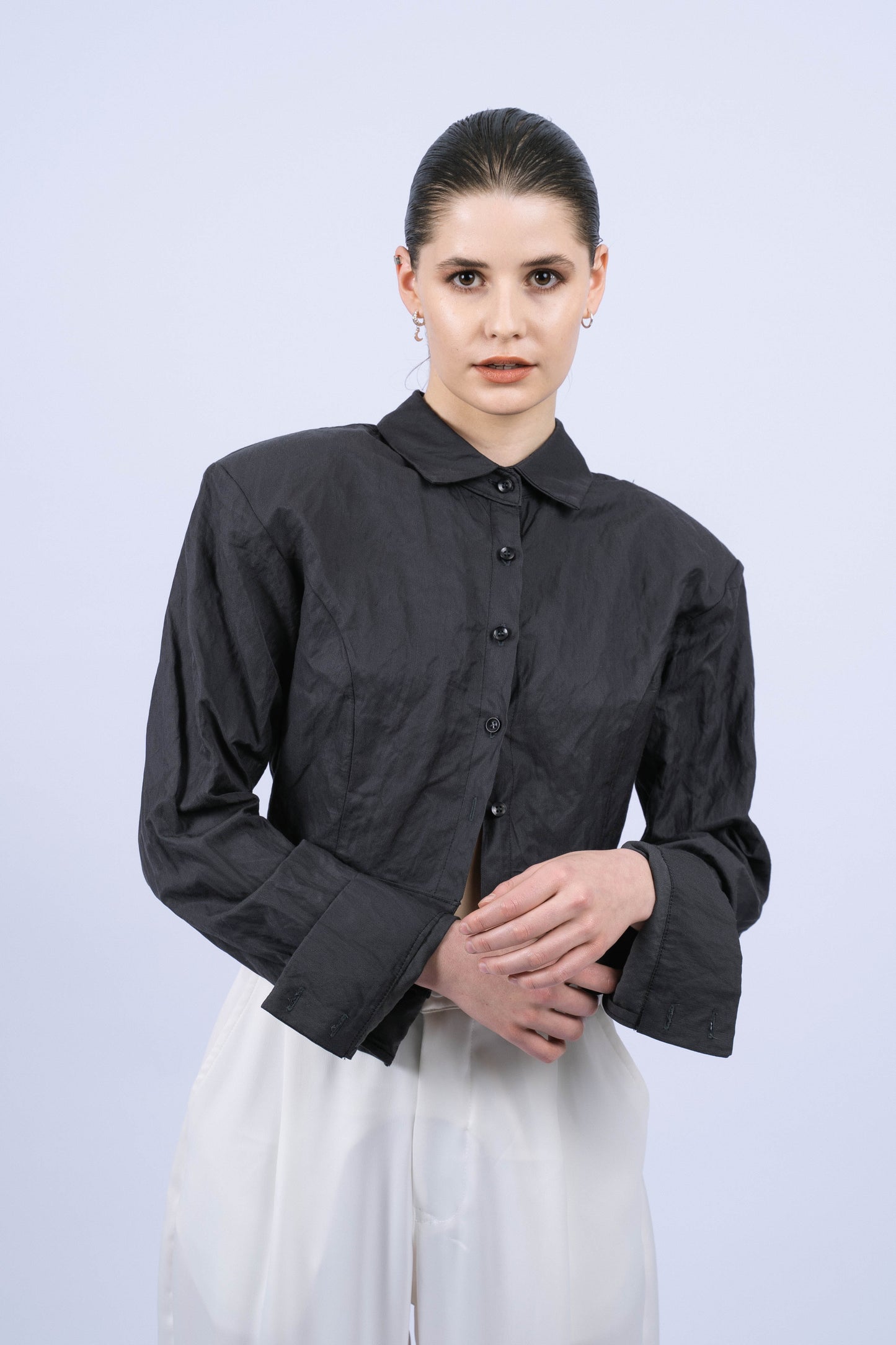 P6552 ILIONI, CROPPED COLLARED WOMENS COTTON SHIRT