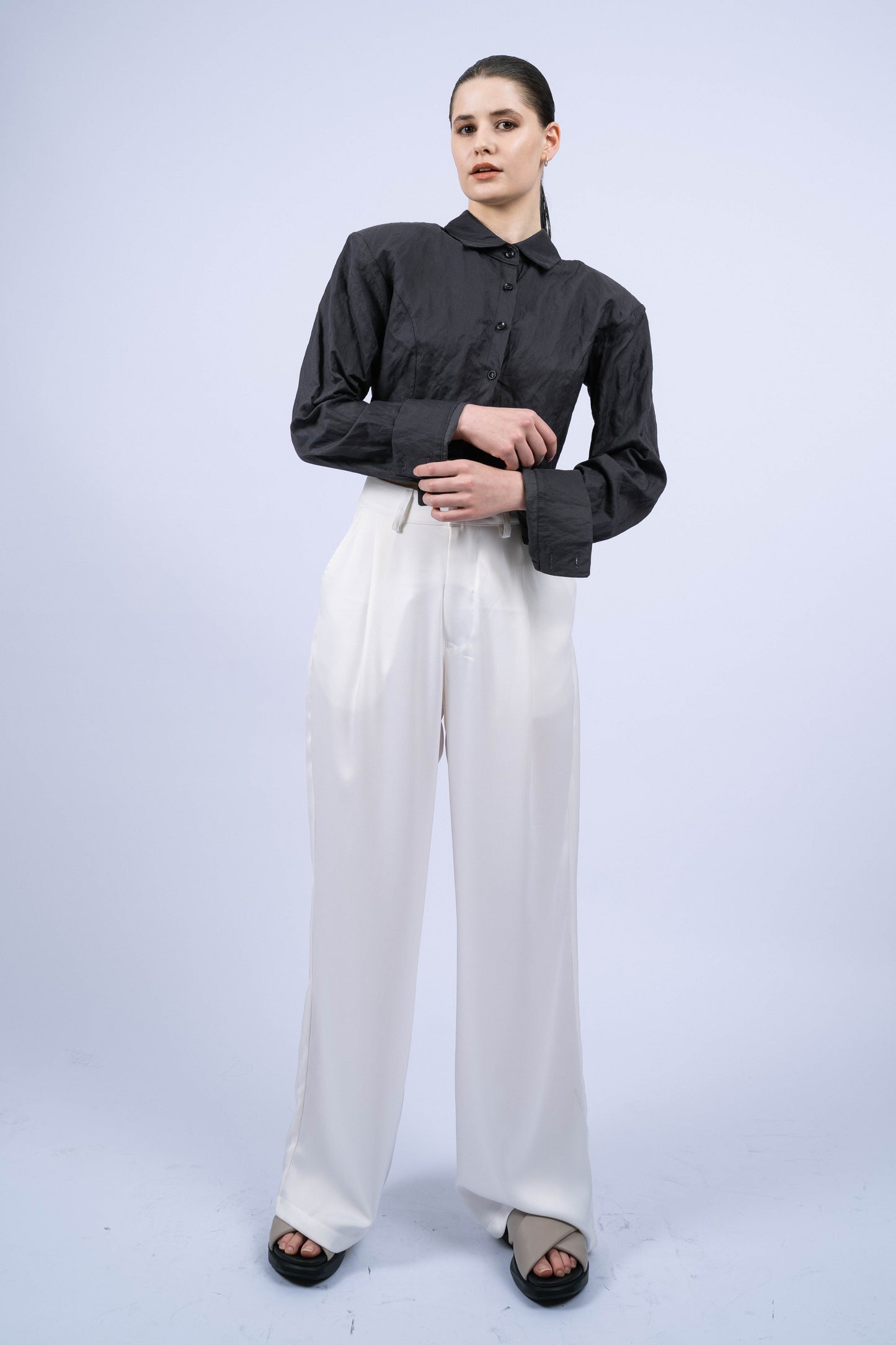 P6552 ILIONI, CROPPED COLLARED WOMENS COTTON SHIRT