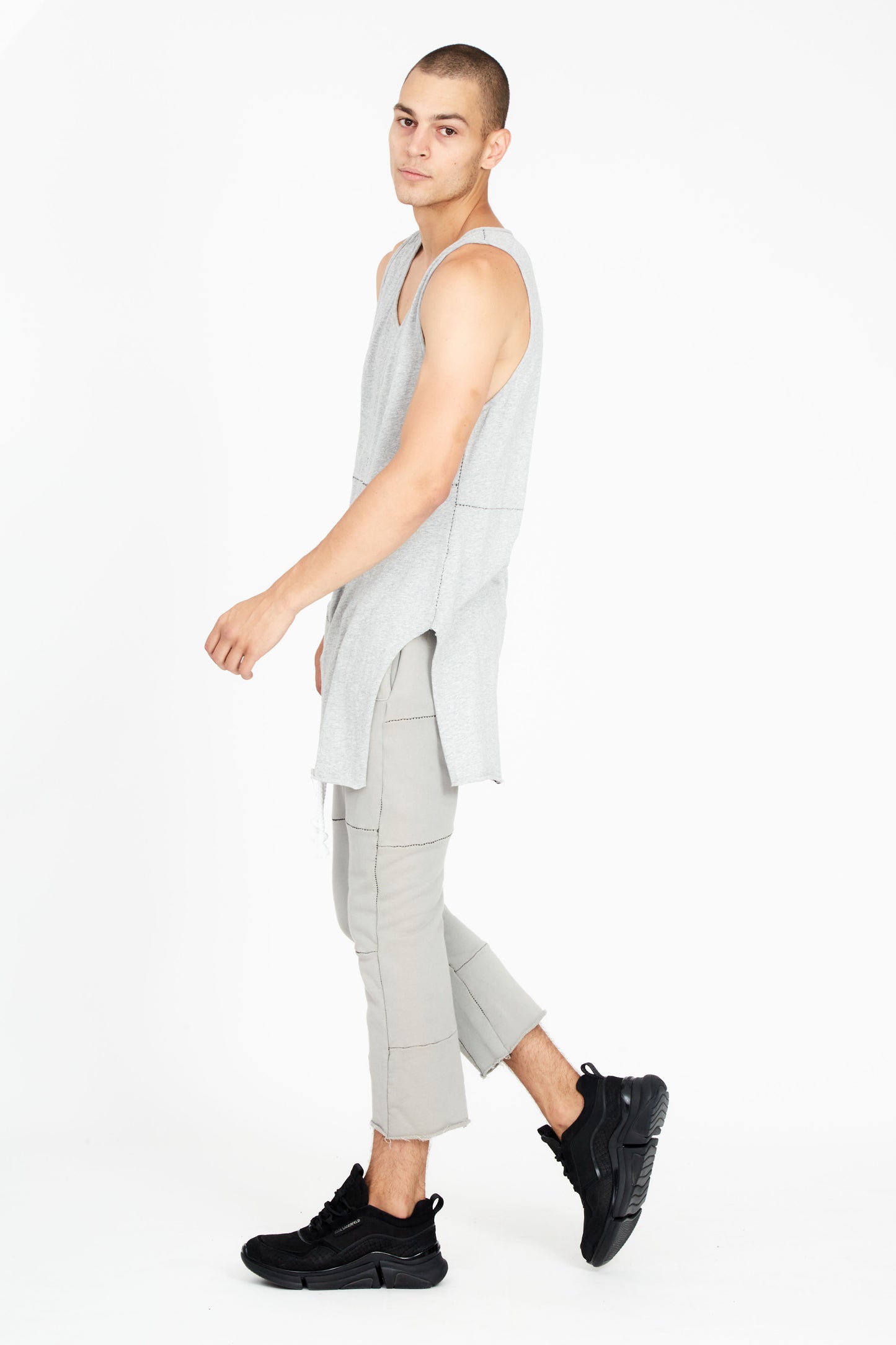 MOTIF PURVEYOR SINGLET TOP